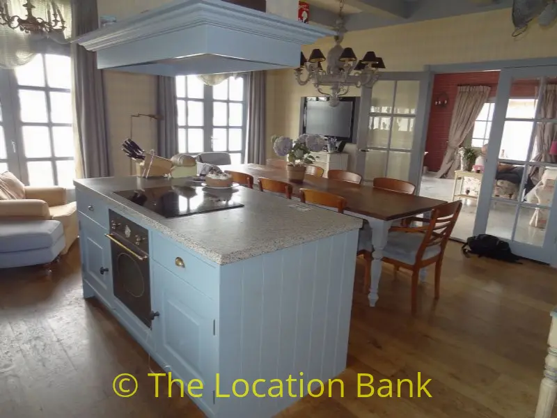 klassieke keuken met kookeiland