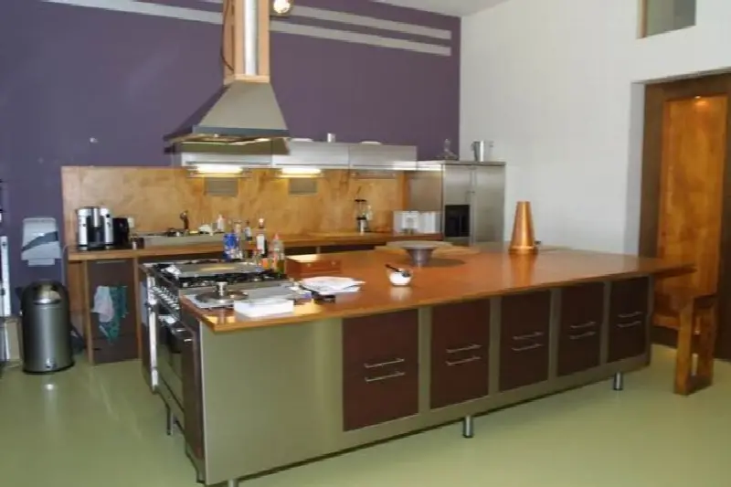 Moderne keuken met Kook eiland