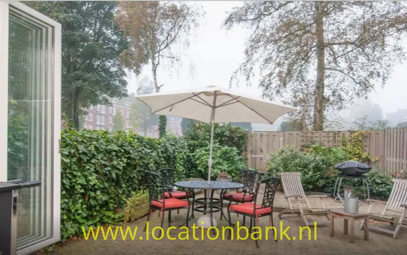 stads tuin met terras