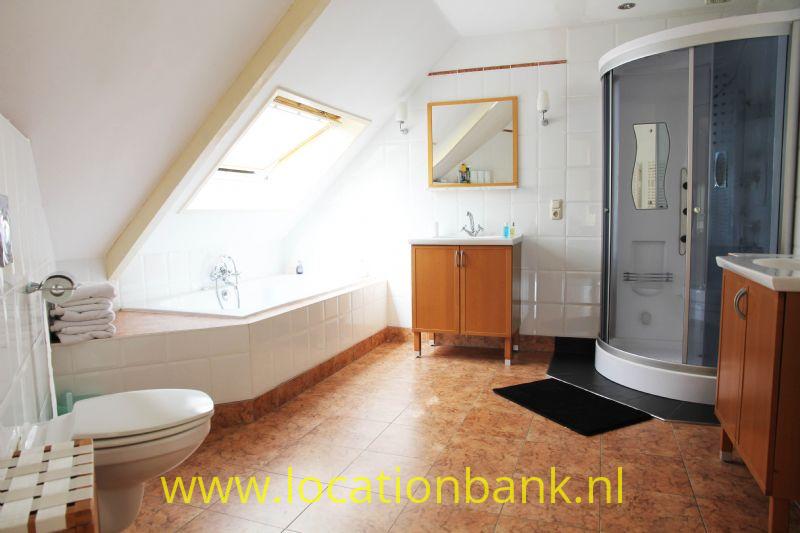 ruime badkamer