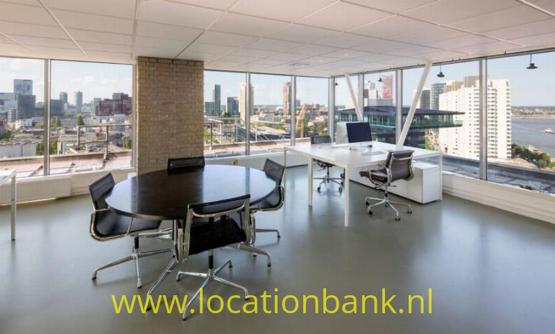Studio en kantoor met uitzicht over Rotterdam en de erasmusbrug