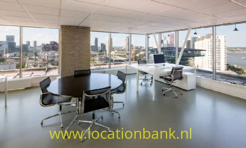 Studio en kantoor met uitzicht over Rotterdam en de erasmusbrug