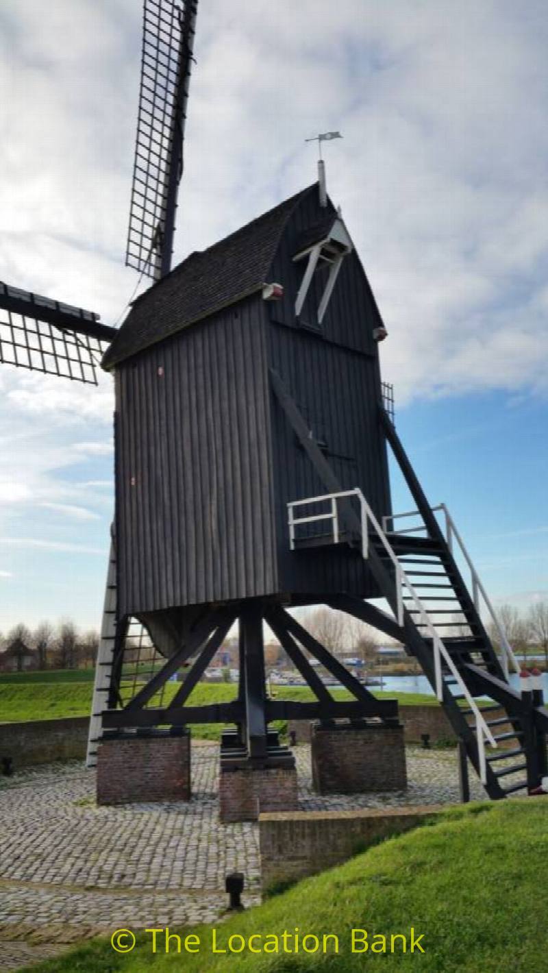 zwarte molen