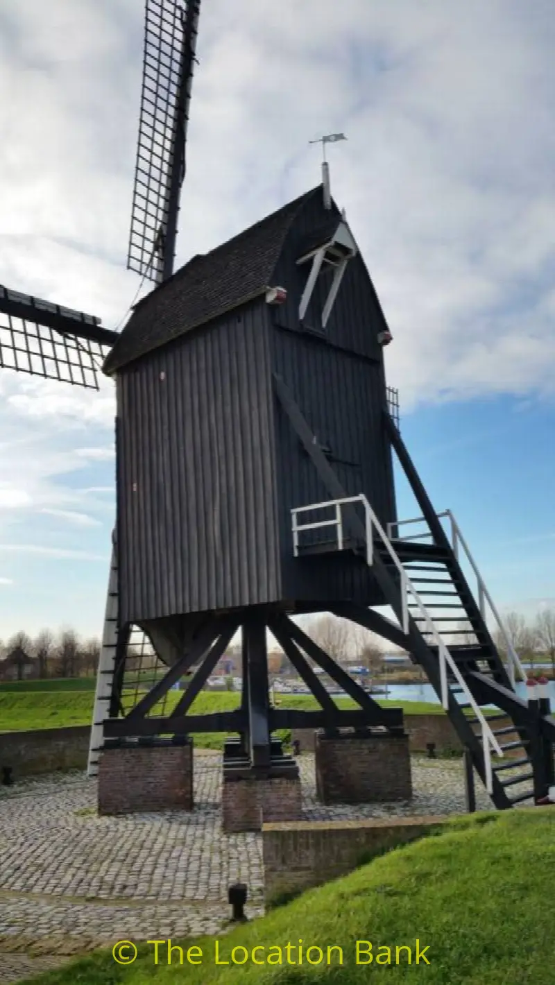 zwarte molen