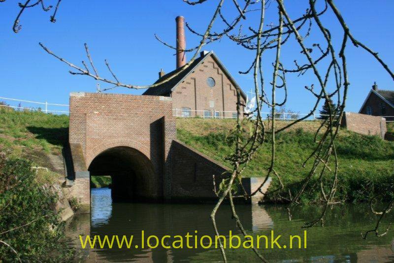Sluis bij stoomgemaal