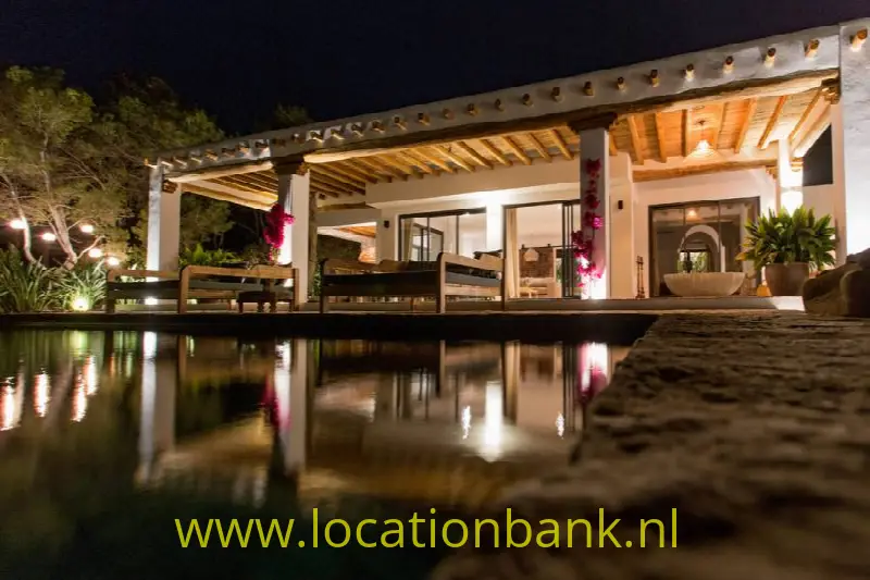 Villa in de avond