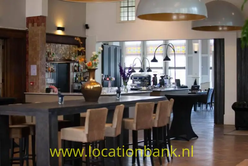 bar cafe lobby