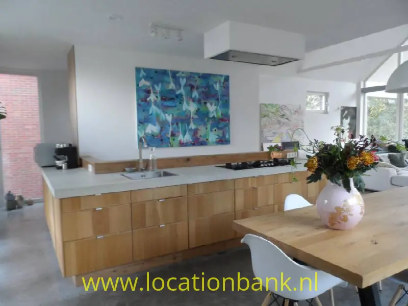 moderne keuken met kookeiland