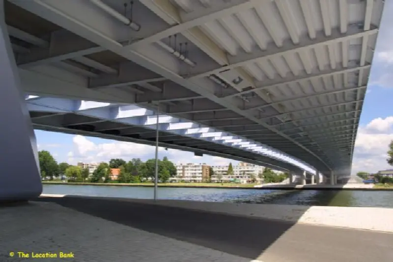 Moderene Hightech brug