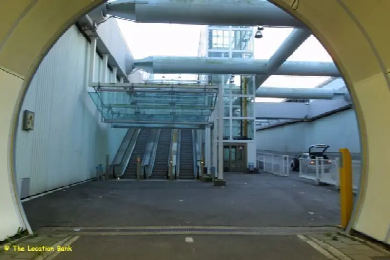 Moderne tunnel een baans