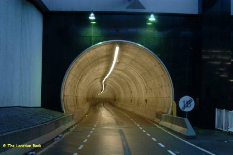 Moderne tunnel een baans