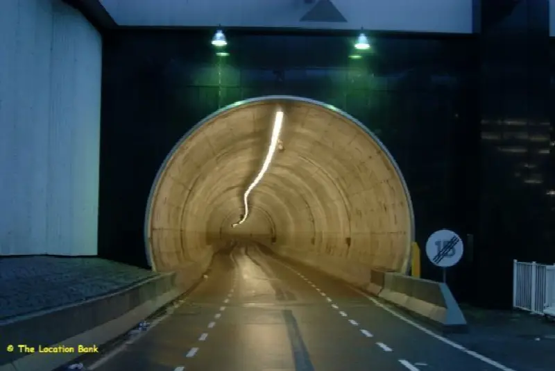 Moderne tunnel een baans