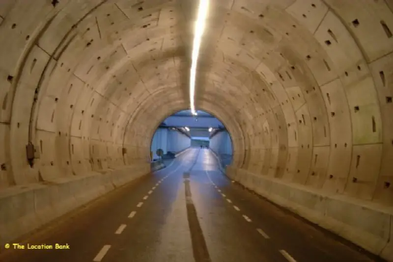 Moderne tunnel een baans