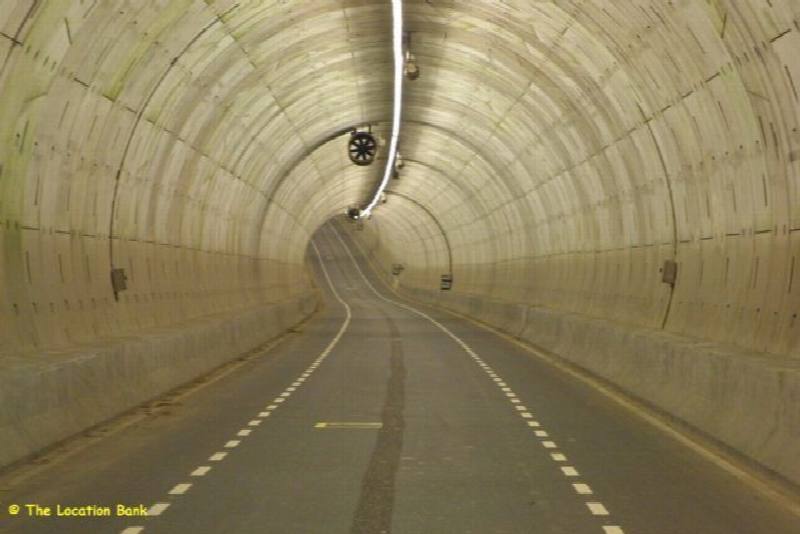 Moderne tunnel een baans