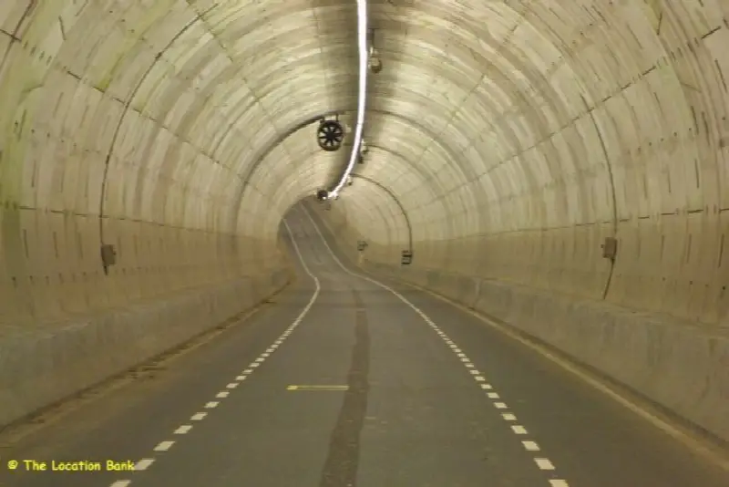Moderne tunnel een baans