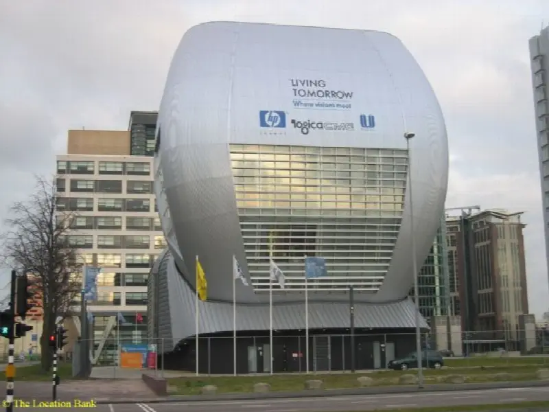 Modern stalen gebouw