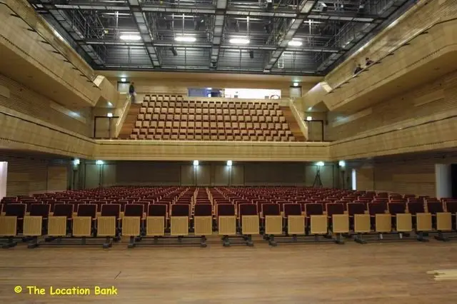 Modern cultureel gebouw