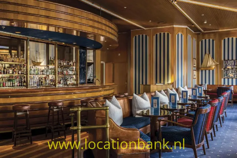 Club lounge