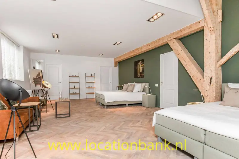 zeer ruime slaapkamer