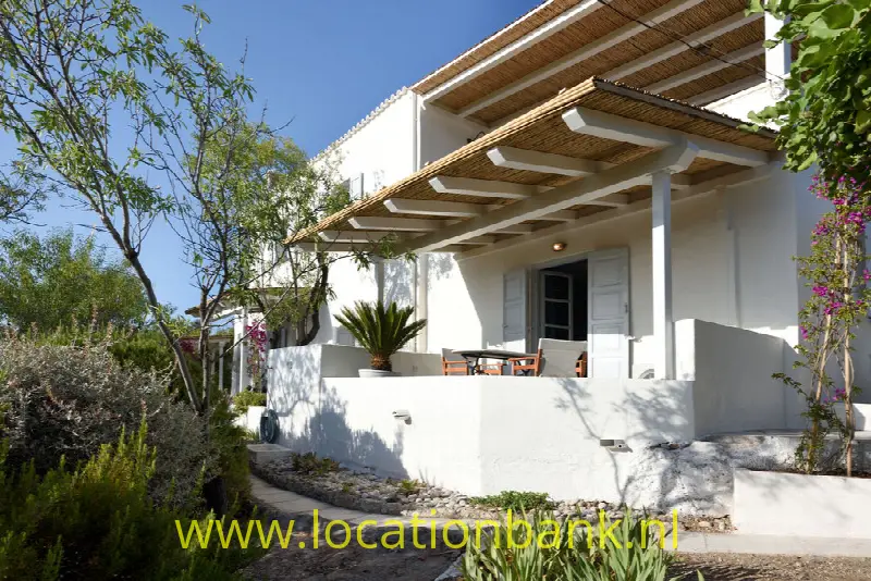 Veranda dining room