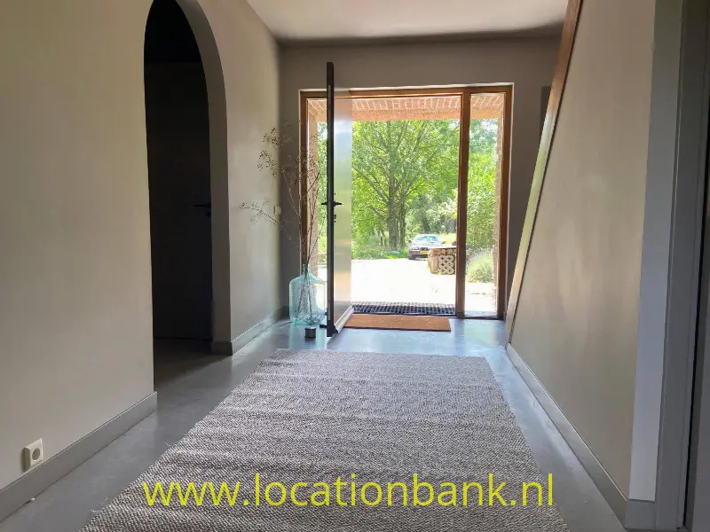 entrance way 5