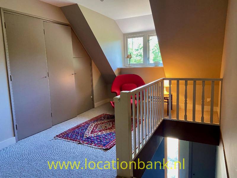 landing upstairs 5