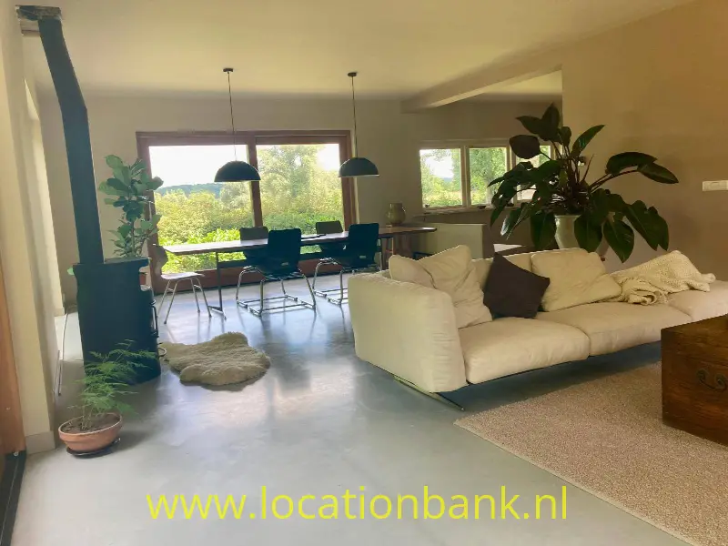 open living area 6