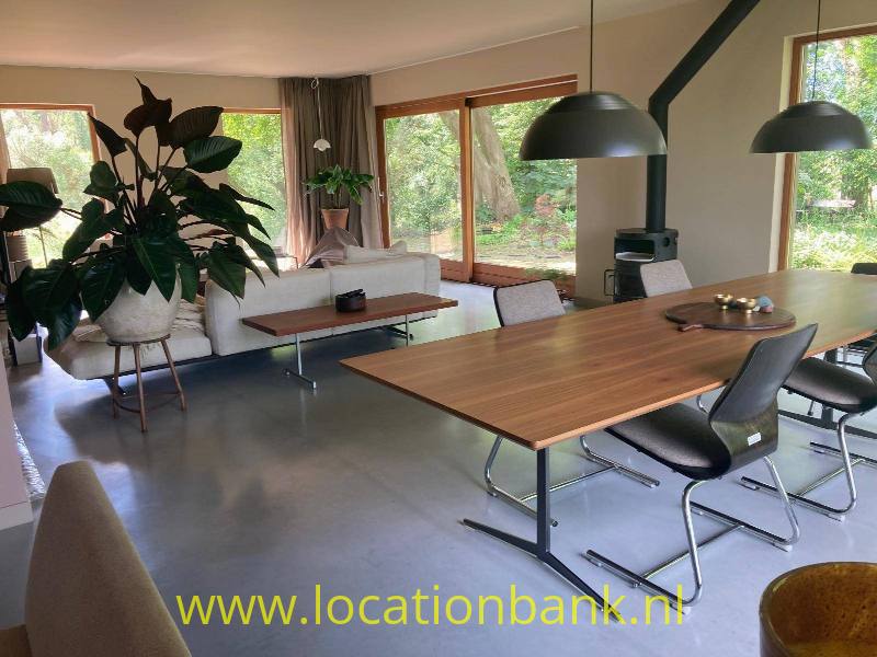open living area 9