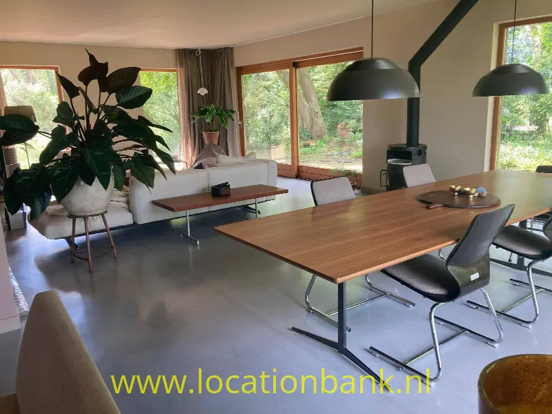 open living area 9
