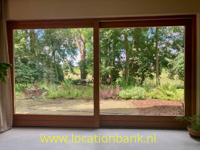 open living area 11