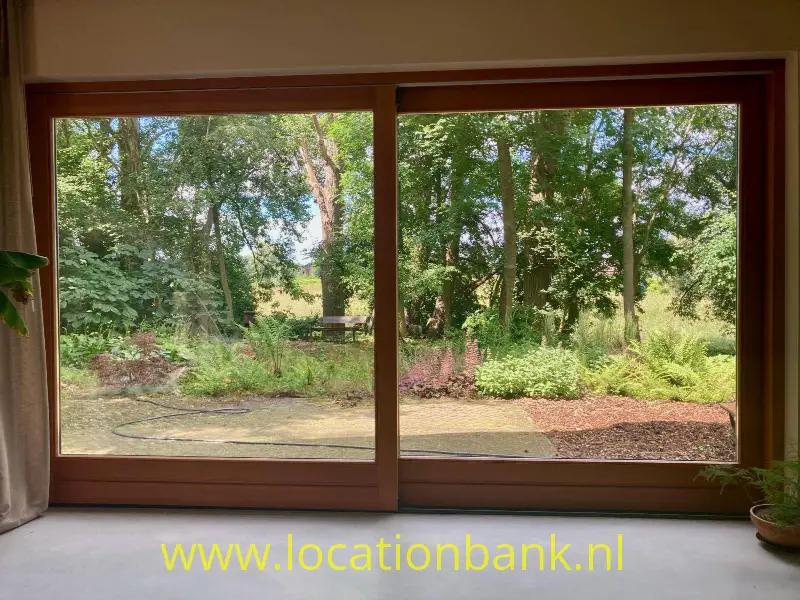 open living area 11
