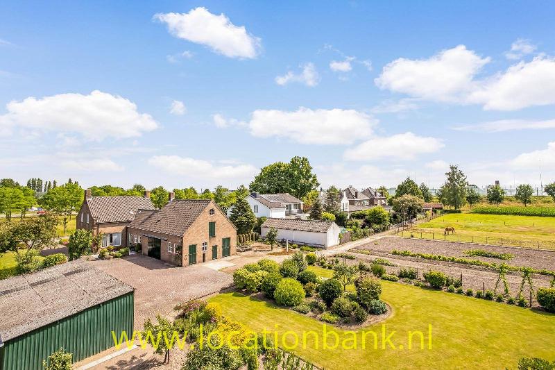 Twee paardenweien, moestuin, tuin