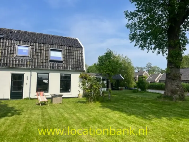 huisje aan het water