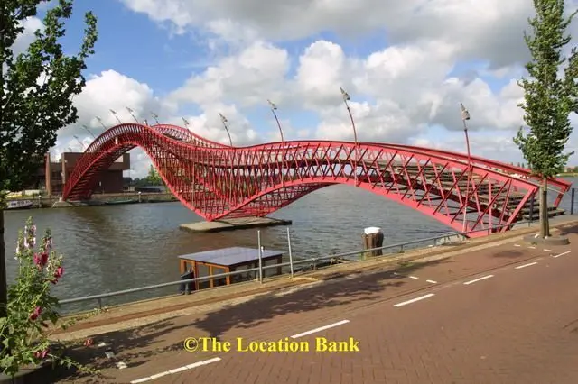 moderne voetgangers brug