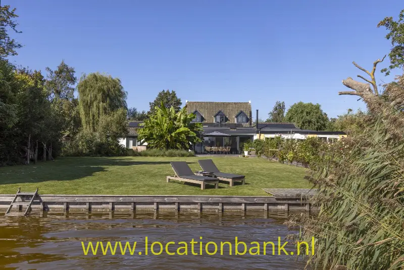 tuin aan het water