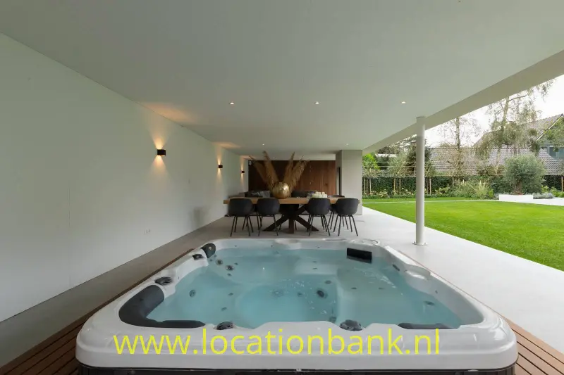 jacuzzi