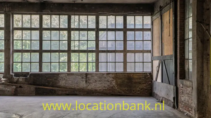 Urbex 2: Grote productiehal in de leerlooierij (begane grond) waar de tijd heeft stilgestaan.