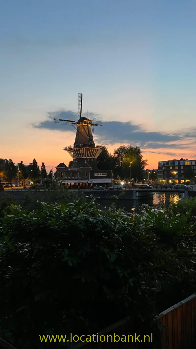 Uitzicht op molen De Gooyer 
