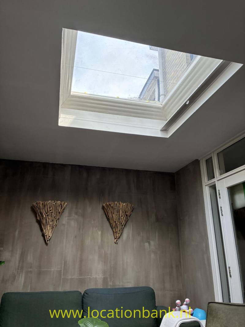 Fotos laden niet.
Alles is van begane grond, woonkamer
