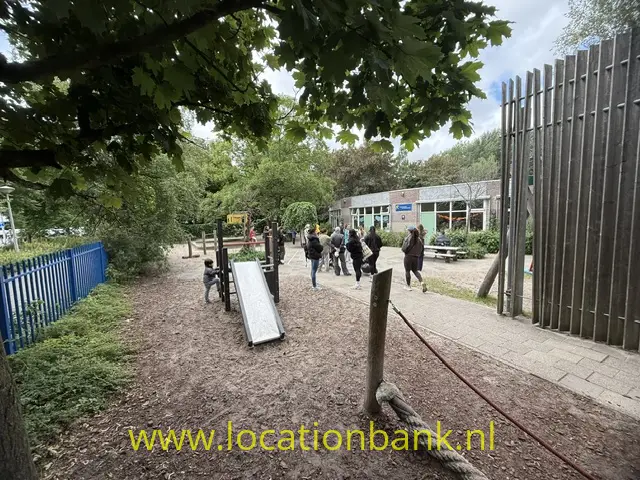 schoolplein kleuters