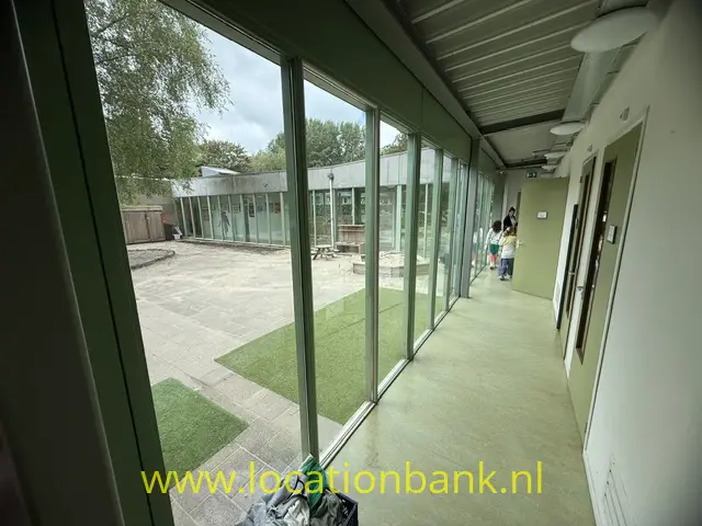 gang vanaf speel /gym lokaal