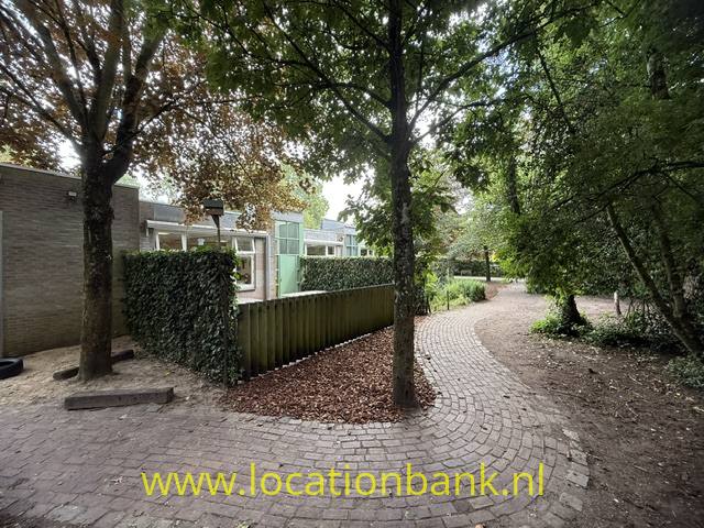 schoolplein zijkant 