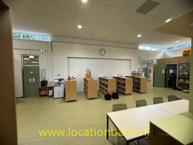 gang / hal bij bovenbouw richting aula
