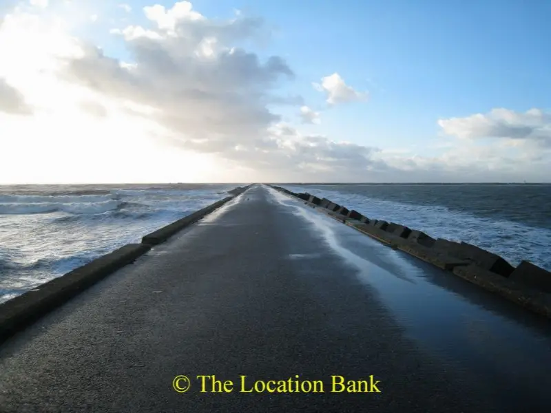 Weg door zee of pier