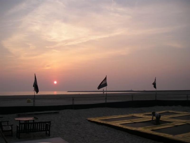 Trampoline an het strand