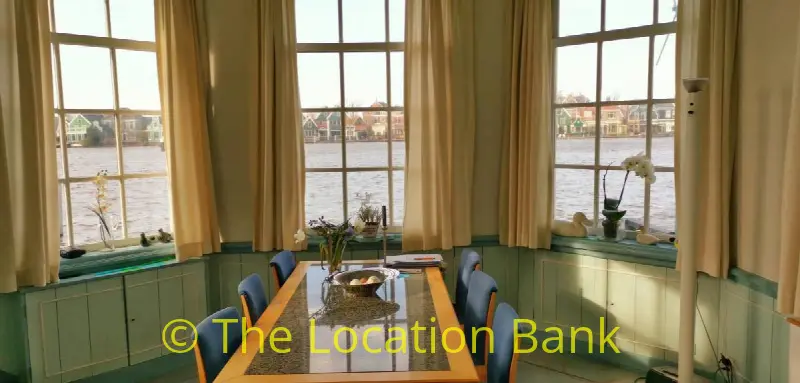 woonkamer aan het water
