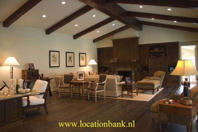 Villa met houten balken