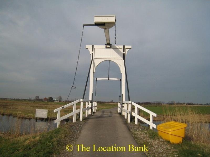 Houten ophaal brug