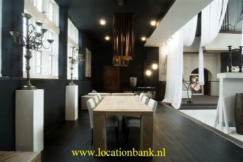 Prachtige ruimte in oud klooster