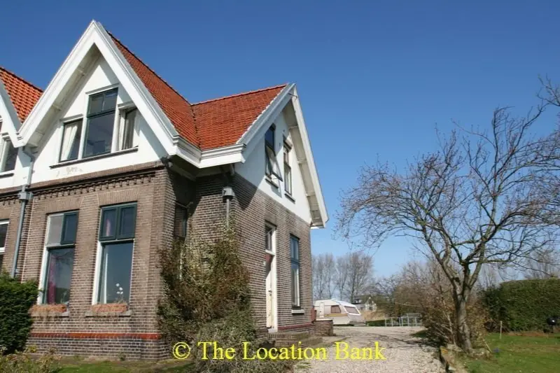 2 onder 1 kap villa